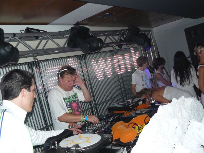 SENSATION WHITE (NL) - Sobota 5. 7. 2008